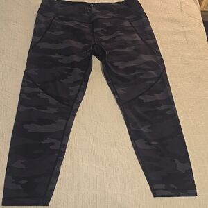 Sweaty Betty Camaflouged Leggings Size XL